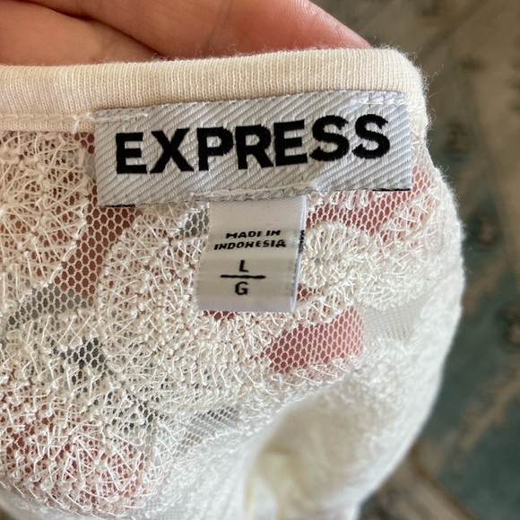 Express Lace Tank - Picture 5 of 5